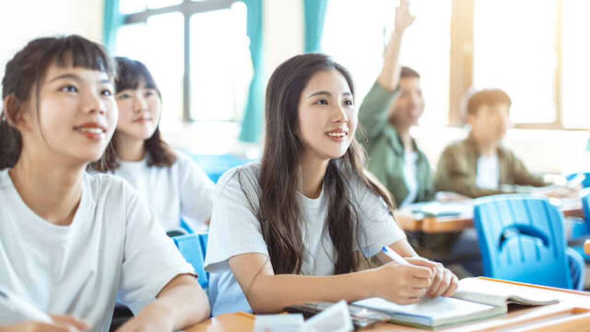 Is Learning Chinese Worth It? 5 Reasons It's a Yes! • China Admissions, image size:1200x675